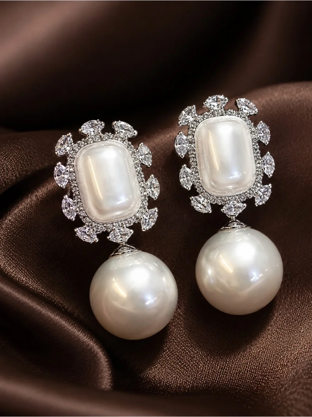 Elegant Pearl Drop Statement Earrings - White Pearlescent